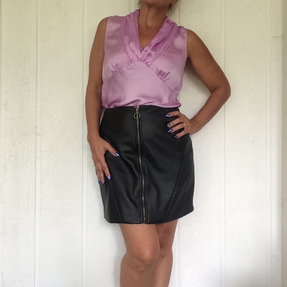 RACHEL ROY BLACK FAUX LEATHER ZIP FRONT MINI SKIRT SIZE 4 - Picture 2 of 8